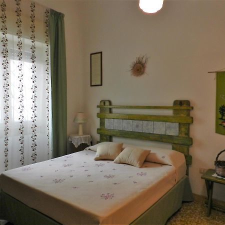 Casa Corte Con Terrazza 塔维亚诺 外观 照片