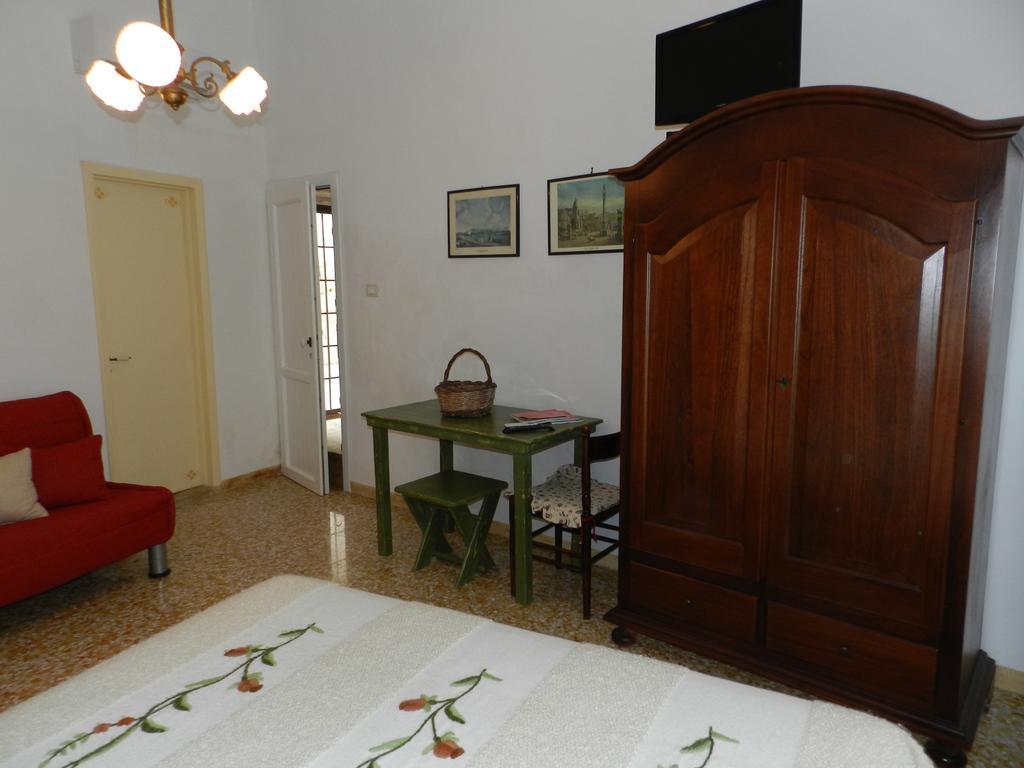 Casa Corte Con Terrazza 塔维亚诺 外观 照片