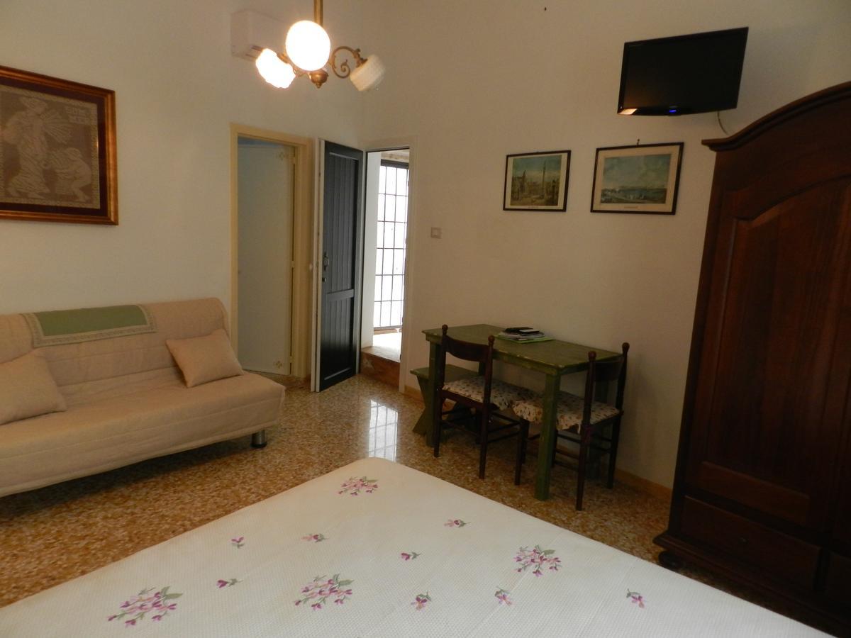 Casa Corte Con Terrazza 塔维亚诺 外观 照片
