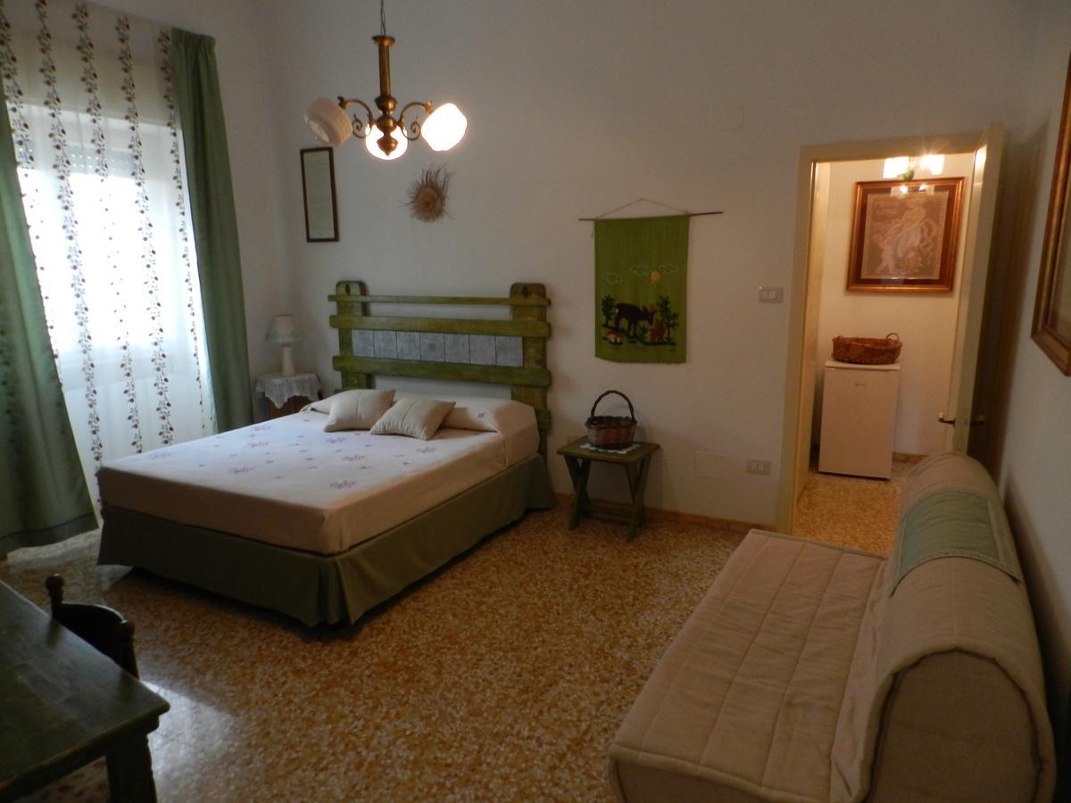 Casa Corte Con Terrazza 塔维亚诺 外观 照片