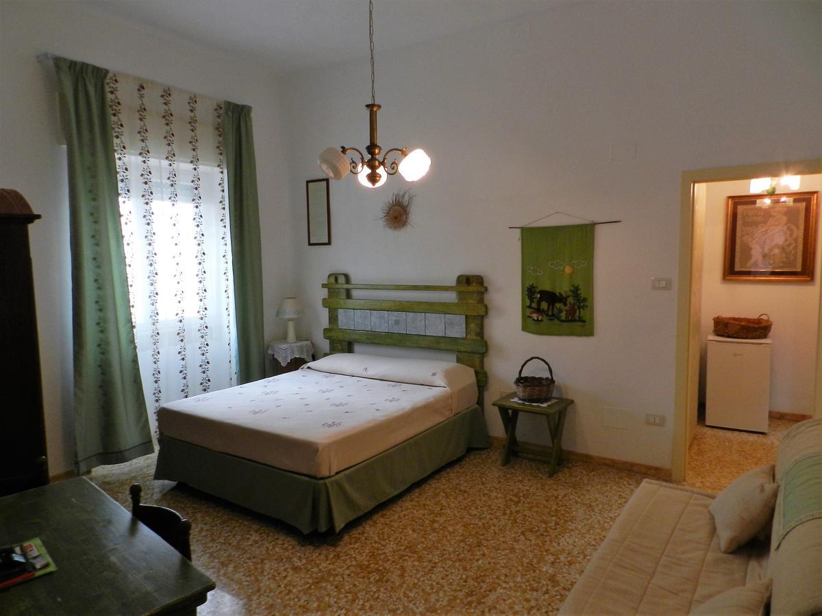 Casa Corte Con Terrazza 塔维亚诺 外观 照片